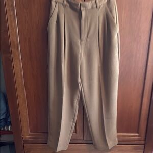 Madewell Cropped Pleated Trousers in Olive-Tan